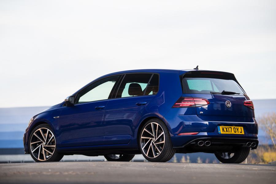 Volkswagen Golf R 5-Door 2017 года  (UK) (фото 3 из 30)